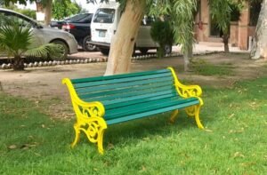 Royal Park Garden Bench - Image 2